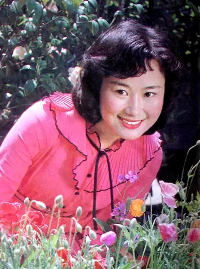 电影《快乐的单身汉》,龚雪刘信义马晓伟主演,遗憾女二号已离世