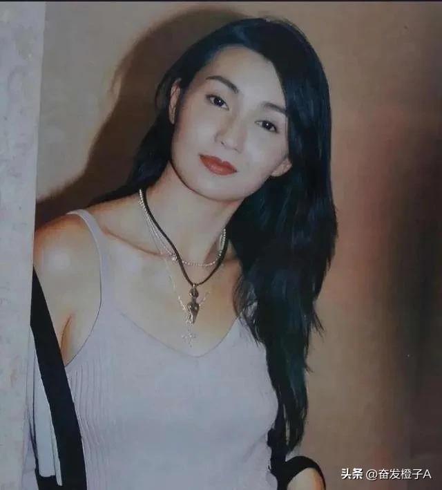 张曼玉年轻的时候到底有多美，风华绝代的女神当年竟然这么美
