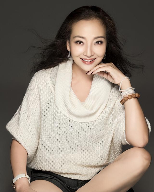 隐忍七年最后还是离婚，著名演员马羚：歌唱家父亲早逝