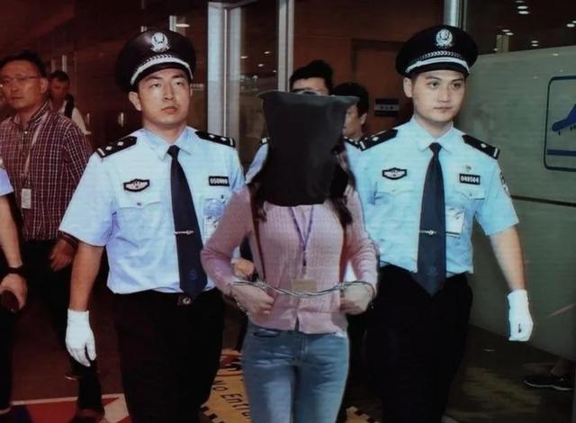 dcb什么意思，网络语dcb是什么意思（这裙子设计灵感来自于哪）