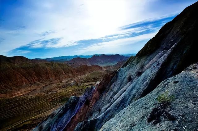 新疆的三大山是哪些，新疆有名的三座山（新疆有座连绵的大山）
