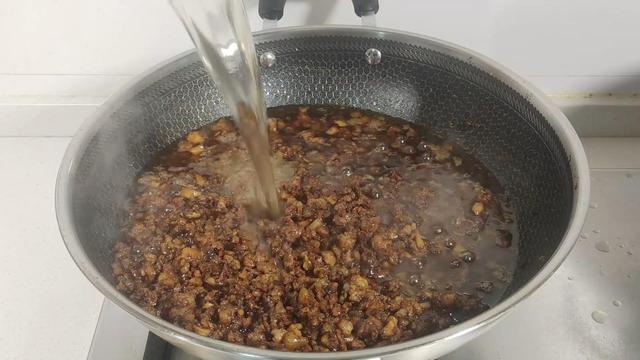 豆酱的做法，鸡蛋黄豆酱的做法（日销700份的炸酱秘方）