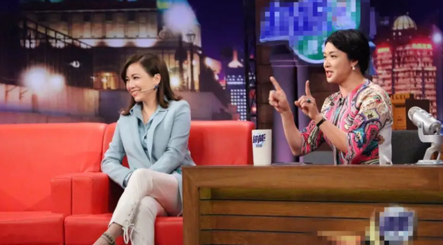 江华和邓萃雯当年事件，江华和邓萃雯当年事件发布会（曾让万梓良在马路上下跪）