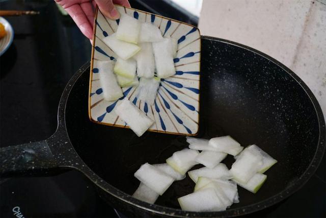 夏季甜品汤有哪些，夏天甜品汤做法大全（推荐6种夏季家常汤）