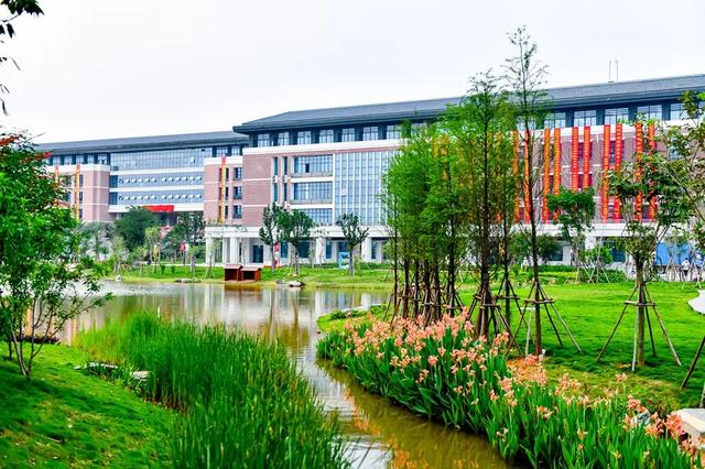 桂林理工大学博文管理学院，桂林理工大学博文管理学院继教学院怎么样（征集志愿均缺额1500+）