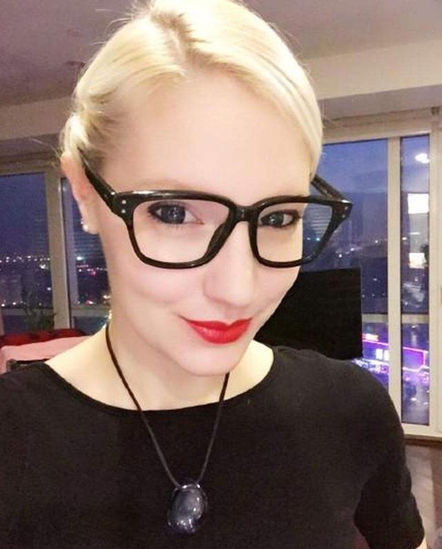 “白富美”李白：五洲辣妹，北大博士，为何能让撒贝宁神魂颠倒？