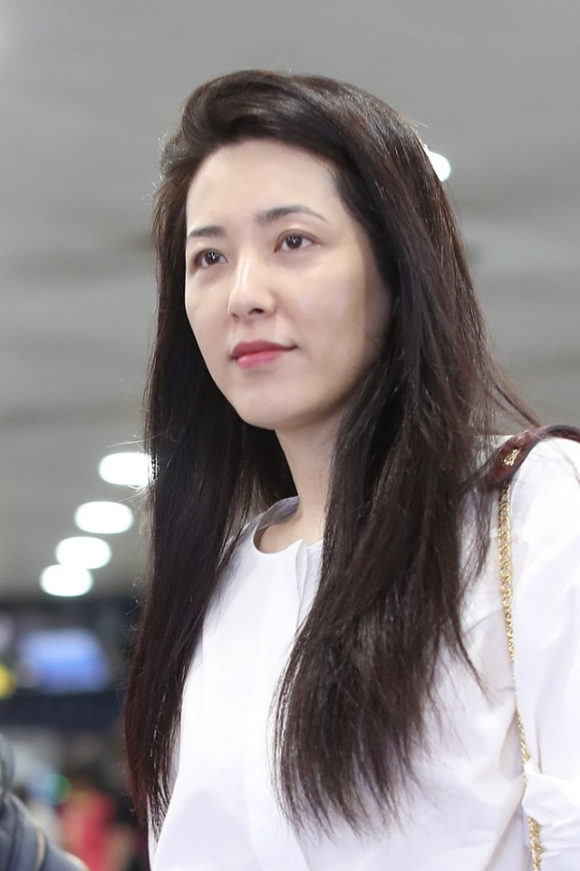 金喜善整容前后，金喜善如今现状（跟中国同龄女演员们比整没整一目了然）