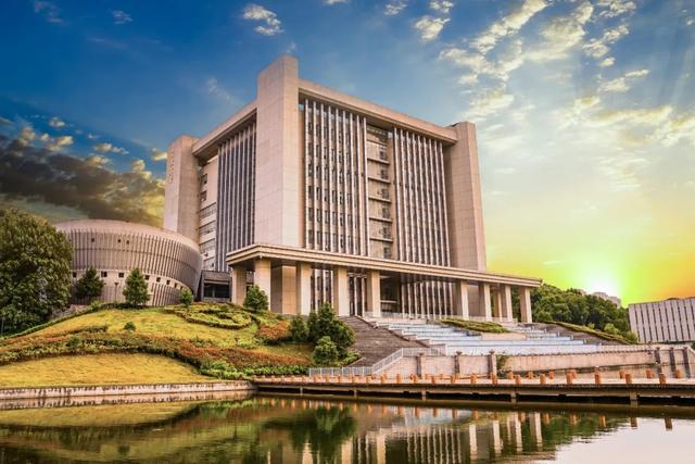 国防科技大学招生，国防科技大学招生要求（国防科技大学的无军籍本科学员值得报考吗）