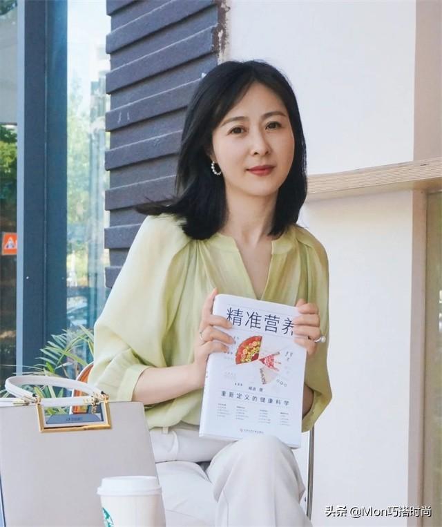 黑色哪种卷发不老气,黑色哪种卷发不老气图片(不想因发型“显老”) 黑色哪种卷发不老气,黑色哪种卷发不老气图片(不想因发型“显老”)