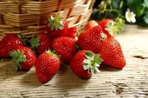 草莓的功效和作用，草莓的功效以及作用（草莓的好处）
