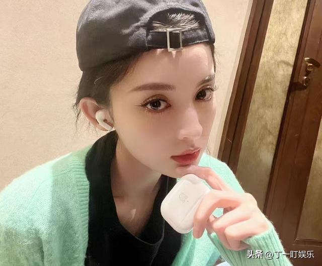 一段录音3个人的世界，二个人的世界