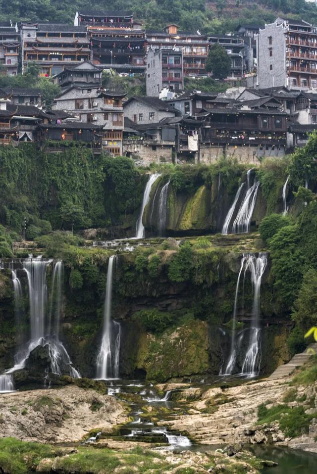 湘西终于开通高铁了，“湘西最美高铁”即将通车