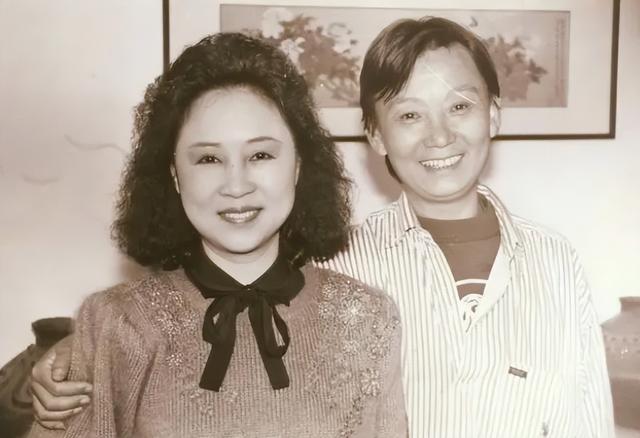 琼瑶的婚姻史，“爱情教母”琼瑶到了暮年