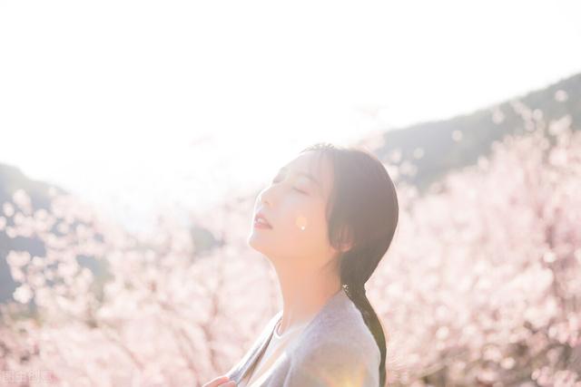 表达爱的句子简短的，表达爱的句子简短的8个字以内（<20个干净简短的励志句子>）