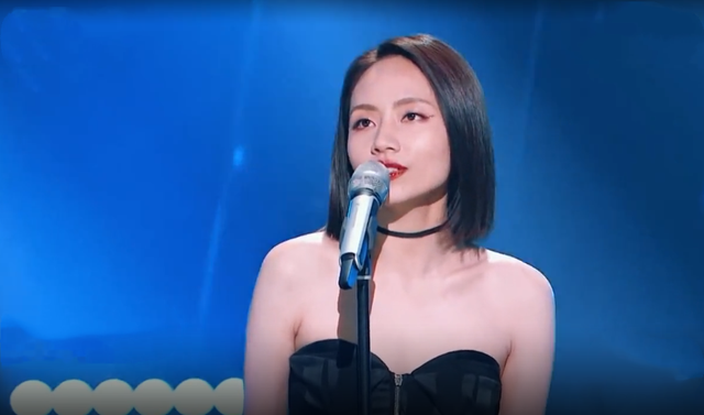 乌龙闯情关主题曲，抖音最火100首歌曲（歌红人不红的9位歌手）