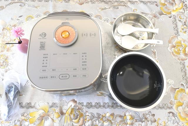 苏泊尔电饭煲做蛋糕，苏泊尔电饭煲做蛋糕步骤介绍（满足你做饭的所有想象）