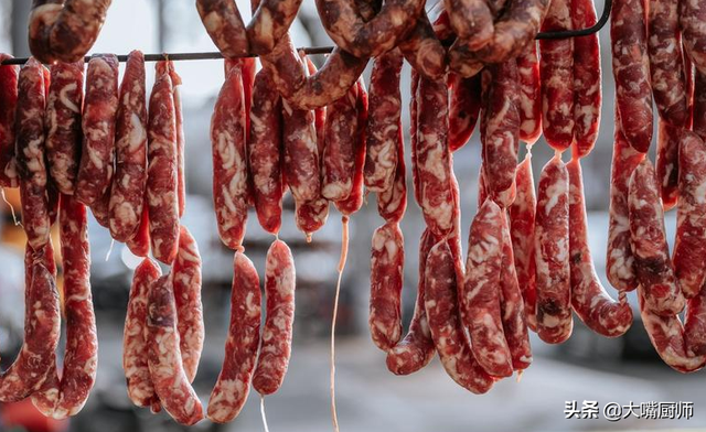 香肠太硬怎么变软，如何把干香肠回软（不能直接冷冻保存）