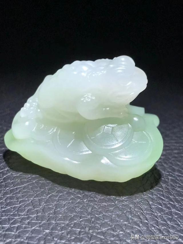 碧玉是什么玉，碧玉是什么玉价格怎样（碧玉和青玉哪个好）