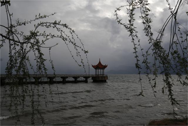 抚仙湖旅游，抚仙湖旅游攻略（胡言摄影抚仙湖16年的50幅照片）
