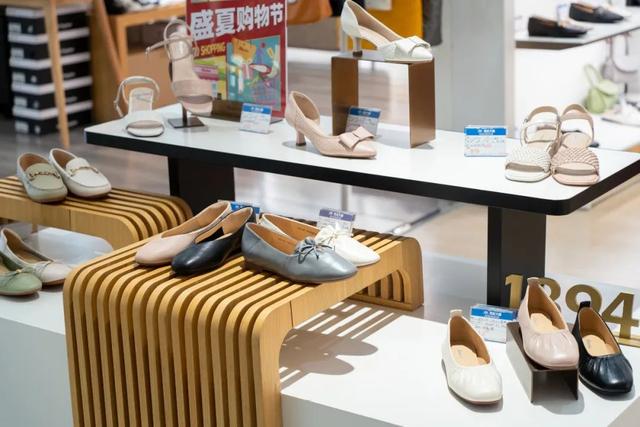 暇步士女鞋价格表，暇步士女鞋价格表和图片（贵友给你夏日不宅家的理由）
