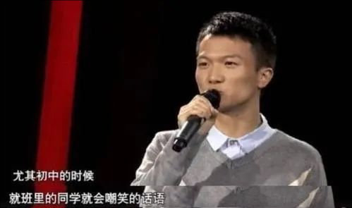 蒙面唱将周深身骑白马是哪一期，蒙面唱将周深身骑白马第几期（2次差点被“毁掉”的男歌手）