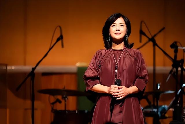 延生普佛视频唱诵，打普佛念什么经（这位女星真不愧是日娱神话…）