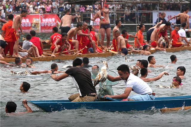东方威尼斯是哪个城市，世界上最长的首都名字是哪个城市（贵州镇远端午节热闹非凡）