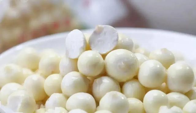 红菱怎么吃，太湖红菱怎么吃（秋天吃土豆南瓜不如吃它）