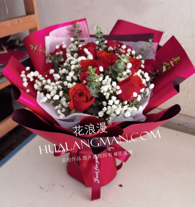 11朵粉玫瑰代表什么，粉玫瑰代表啥（七夕鲜花送几朵比较好）