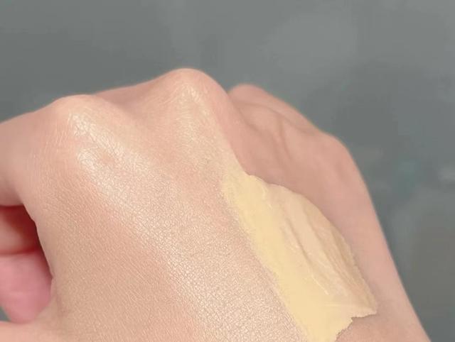 底妆需要哪些化妆品，底妆需要哪些化妆品学生（公认好用的5款贵妇粉底液）