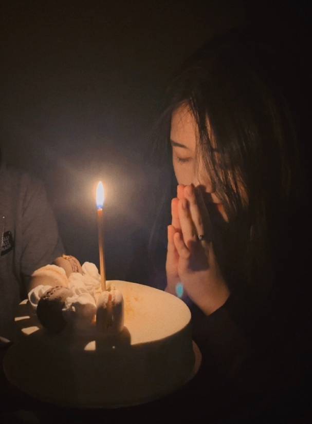 仲小萍比火风大几岁，火风老婆仲小萍个人简介（歌手火风母亲感染新冠去世）