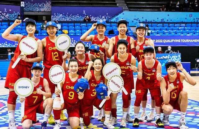 关于篮球的电影，十大篮球电影推荐！看完热血沸腾（5部超级热血的篮球题材电影向中国女篮致敬）