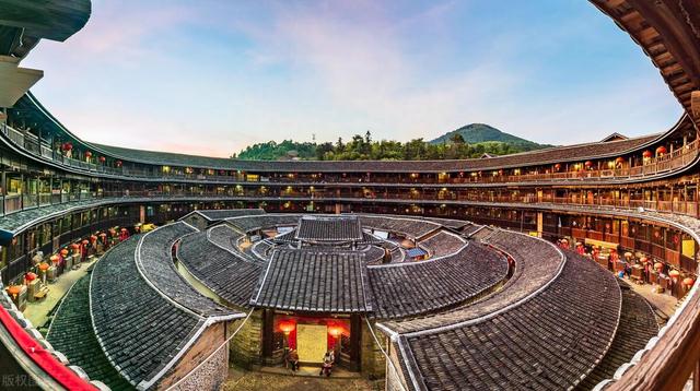 感受中国传统文化的独特美——永定客家土楼民俗文化村