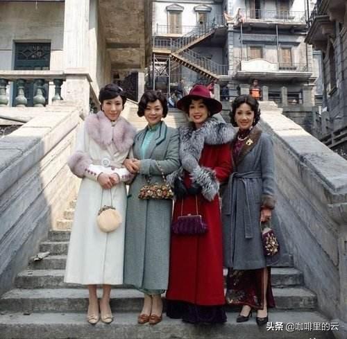 名媛望族剧情介绍，名媛望族剧情分集剧情介绍（《名媛望族》：四个女人之中）