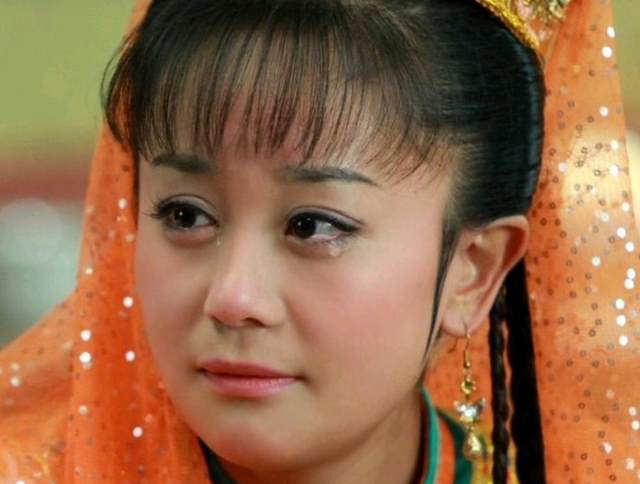 “一脸苦相”的6位女星，五官凑在一起，越看越丧，可惜了