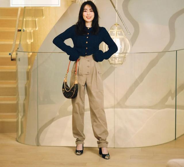 工装裤搭配禁忌,女士工装裤搭配上衣图(工装裤没那么好穿:3个点避雷) 工装裤搭配禁忌,女士工装裤搭配上衣图(工装裤没那么好穿:3个点避雷)