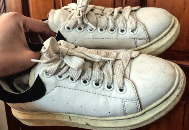 如何用清洁液清洗小白鞋，如何用清洁液清洗小白鞋视频（你知道正确清洗方法吗）