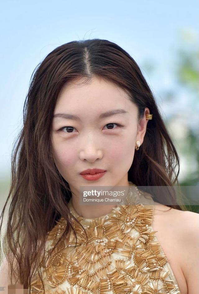 周冬雨多少岁了今年多大，32岁周冬雨被质疑面相变了