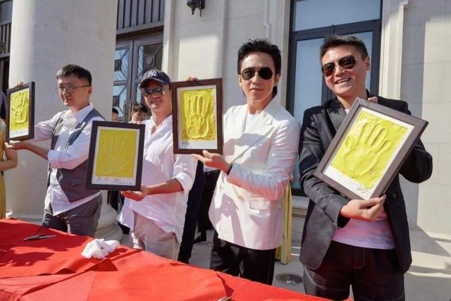 华谊兄弟旗下艺人名单，华谊兄弟旗下艺人名单2022（黄晓明和邓超两位“华谊一哥”）