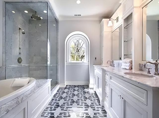 【安装管道厕所】卫生间水管怎么安装，卫生间的水管怎么安装（如何将卫生间污水直接连接到主排污处）