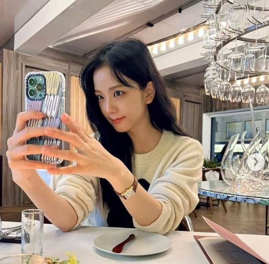苹果13颜色怎么调整为正常色（iPhone 13的屏幕偏黄解决方法）
