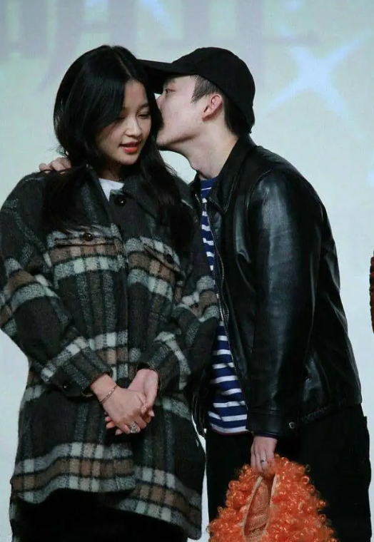 孙怡董子健官宣离婚！曾是少有的零绯闻夫妻，其实离婚早有预兆？