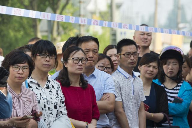 浙江省历年高考人数，2022年浙江高考人数为36万余人（高考的历史发展）