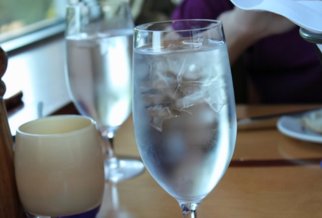 中国人为什么喜欢喝热水，中国人为什么爱喝热水（为何只有中国人爱喝热水）