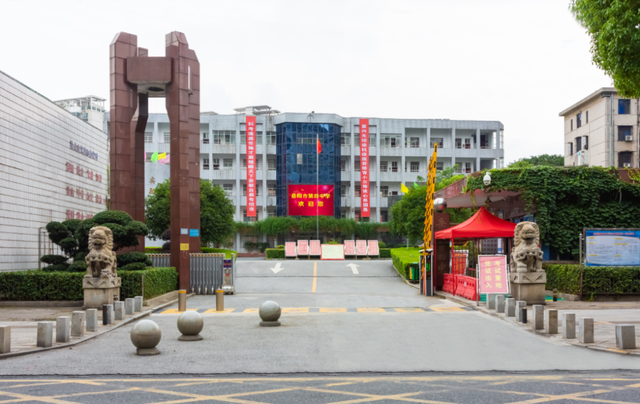 金榜题名对联集锦，金榜题名对联大全（2022岳阳各校高考对联新鲜出炉）