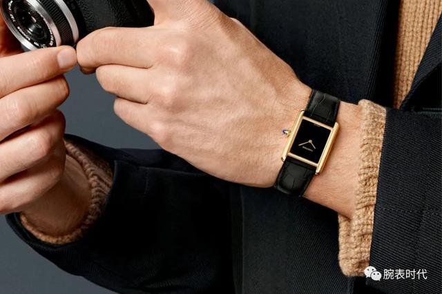 卡地亚tank什么档次，卡地亚tank大小尺寸（卡地亚最有品味的入门款Tank）