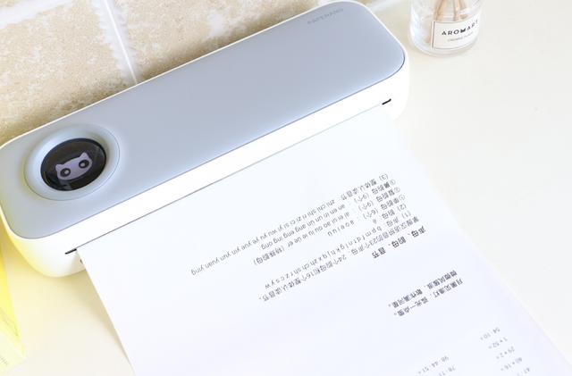 喵喵机怎么换纸，喵喵机怎么换纸p2（5.8亿题库、打印不用墨、不插电）