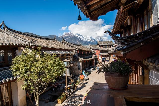 丽江古城有几个景点，丽江古城必去的几个景点（从绿意盎然到白雪皑皑）