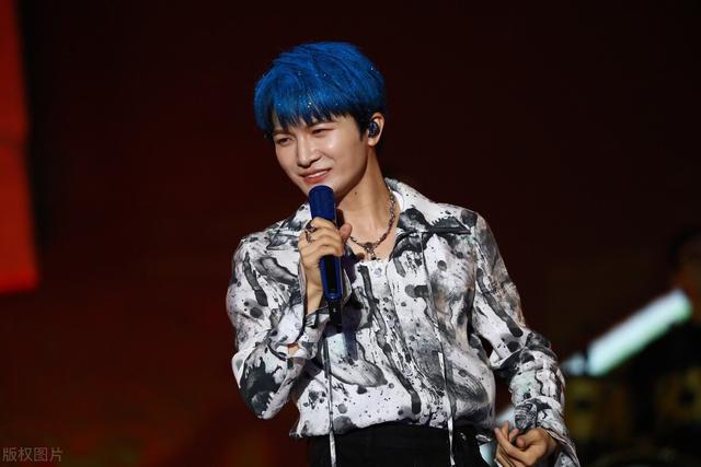 好喜欢你歌词，懂你是写给谁的歌曲（他平平无奇的表演你看腻了吗）