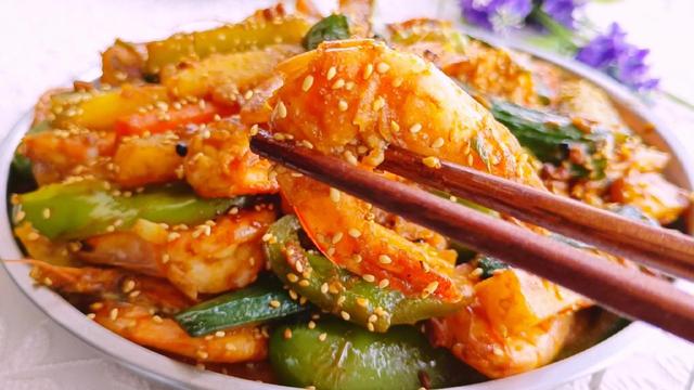 干锅虾的具体做法，干锅虾的做法大全家常（吃起来太过瘾了）